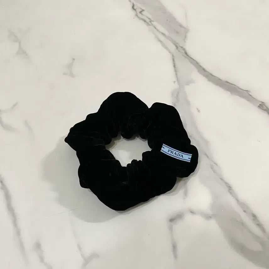 [BUNJANG] Prada Velvet Scrunchie Hair Tie 1IF015 / 프라다 벨벳 스크런치 헤어밴드 헤어곱창 헤어슈슈 1IF015