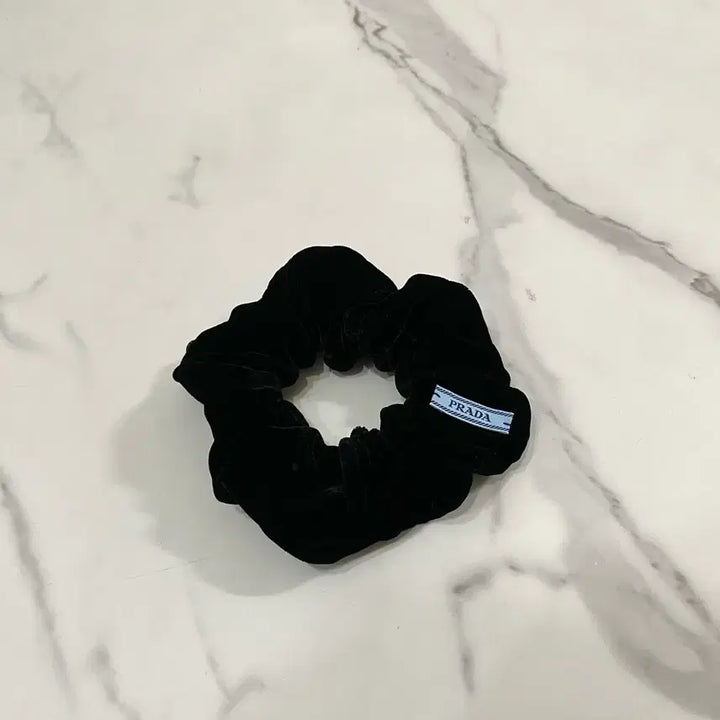 [BUNJANG] Prada Velvet Scrunchie Hair Tie 1IF015 / 프라다 벨벳 스크런치 헤어밴드 헤어곱창 헤어슈슈 1IF015
