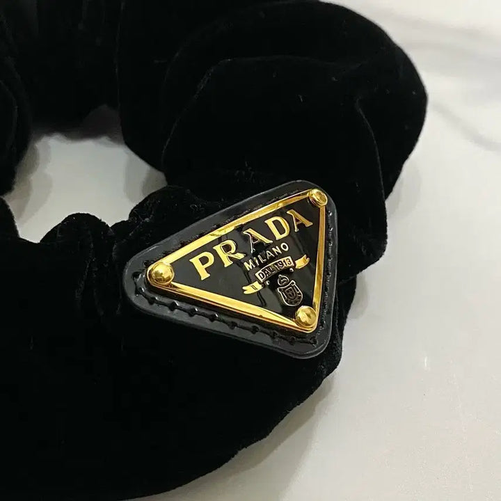 [BUNJANG] Prada Velvet Scrunchie Hair Tie 1IF015 / 프라다 벨벳 스크런치 헤어밴드 헤어곱창 헤어슈슈 1IF015