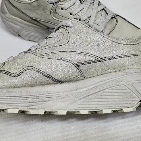 [BUNJANG] Microday Layer Dirty Runner Sneakers (Size 40) / 마이크로데이 레이어 더티 러너 스니커즈 40사이즈 250-255