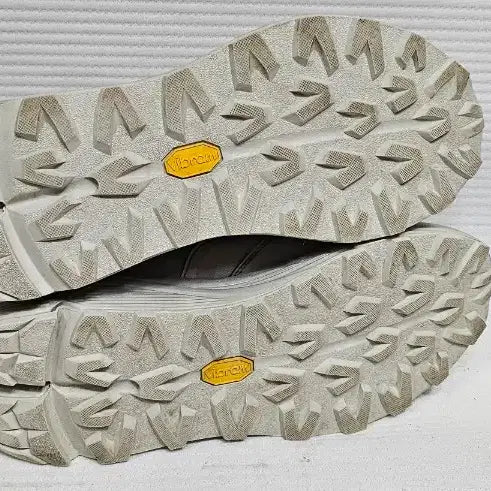 [BUNJANG] Microday Layer Dirty Runner Sneakers (Size 40) / 마이크로데이 레이어 더티 러너 스니커즈 40사이즈 250-255