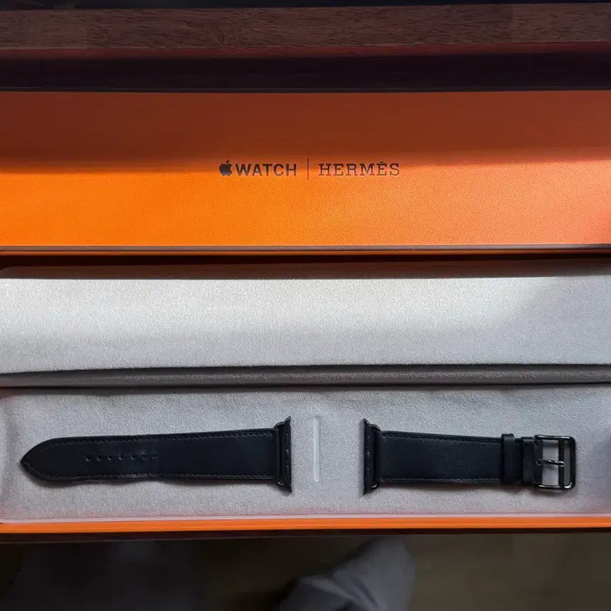 [BUNJANG] Apple Watch Hermes Single Tour Noir Leather Strap / 애플워치 에르메스 가죽 스트랩 44/45/46/49mm 싱글투어 누아르