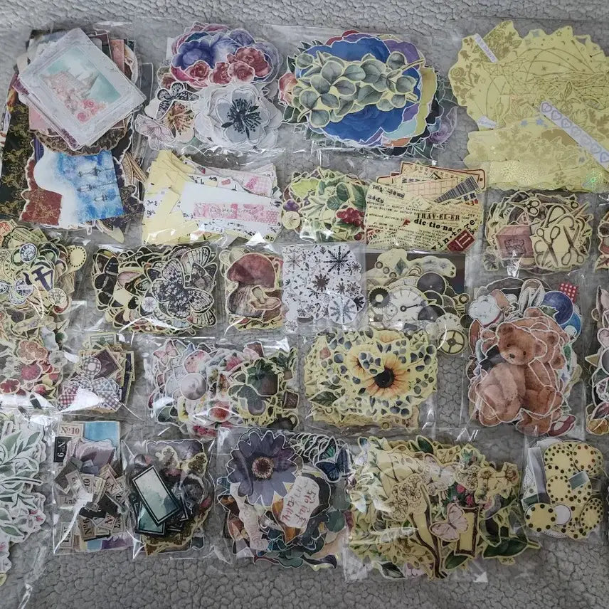 [BUNJANG] Assorted Decorative Paper Cuttings Bundle Set / 다꾸템 처분 인물 배경 인물집 인컷 4327장