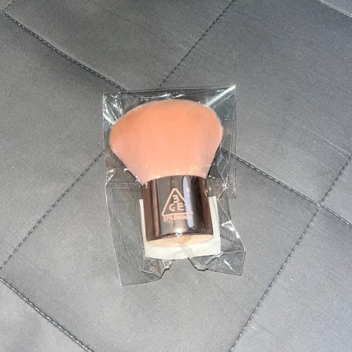 [BUNJANG] 3CE Cotton Candy Brush / 새상품) 3ce 쓰리씨이 코튼 캔디 브러쉬