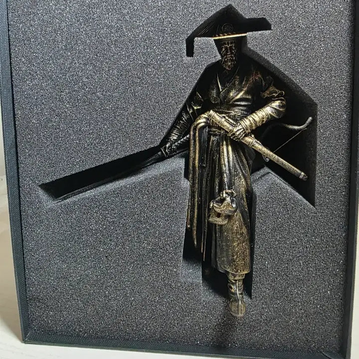 [BUNJANG] Wadiz Funding Wi-In Project Admiral Yi Sun-sin Figure / 와디즈 펀딩 위인 프로젝트 해신 충무공 이순신 장군 피규어 팝니다