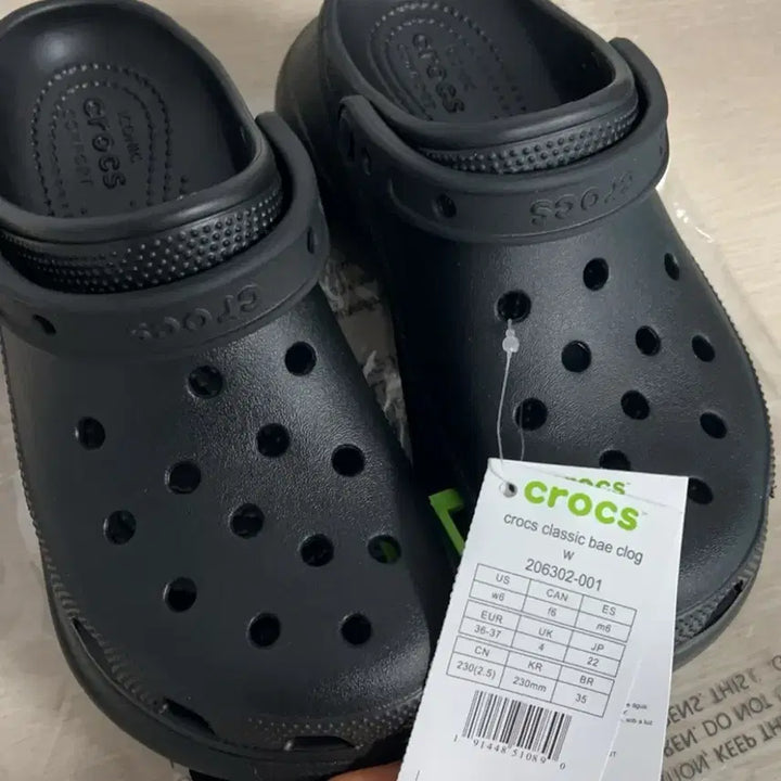 [BUNJANG] Crocs Classic Lined Clog Black (206302-001) / M6/W8크록스 베이클로그250사이즈(206302-001)