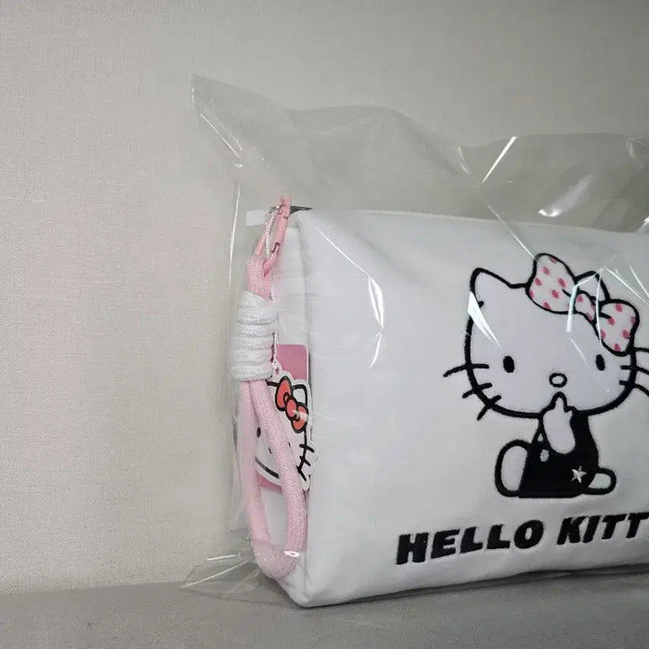 [BUNJANG] Sanrio Hello Kitty White Embroidered Pouch / 새상품 산리오 정품 헬로키티 화이트 파우치/화장품 가방