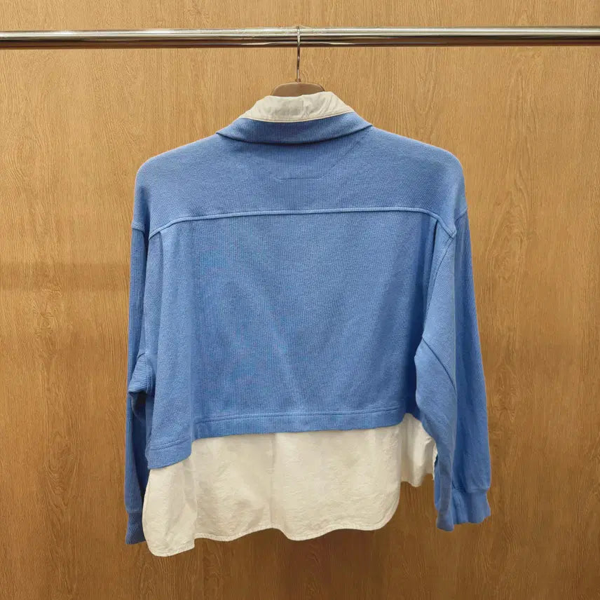 [BUNJANG] System Layered Lettering Embroidered Single Pocket Shirt / 시스템 셔츠 레이어드 맨투맨 레터링 자수 싱글 포켓 카라넥 디테일 블루