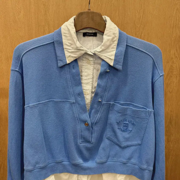 [BUNJANG] System Layered Lettering Embroidered Single Pocket Shirt / 시스템 셔츠 레이어드 맨투맨 레터링 자수 싱글 포켓 카라넥 디테일 블루