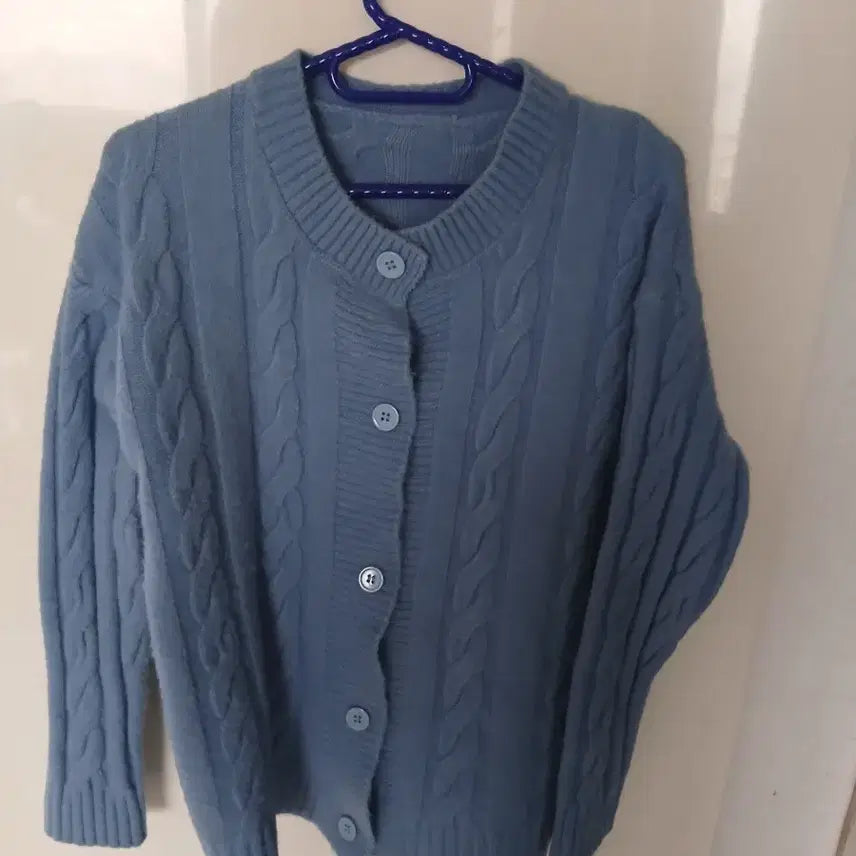 [BUNJANG] Cable Knit Cardigan / 케이블 도톰 니트 가디건 55-66 하늘색