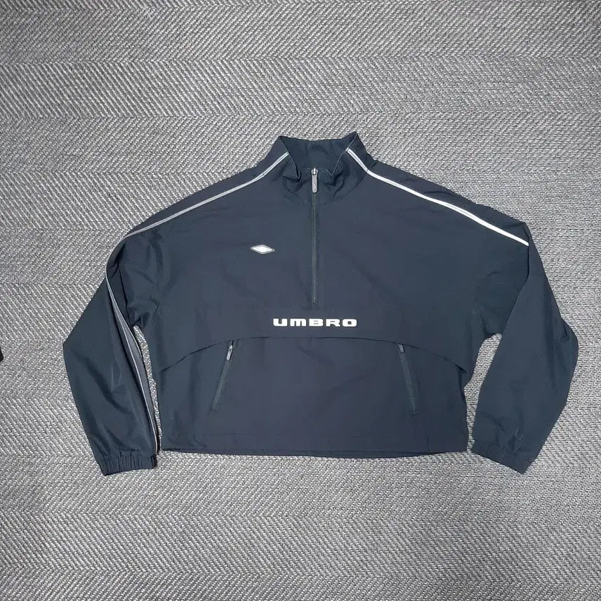 [BUNJANG] Umbro Mesh Crop Anorak Black / 엄브로 메쉬 크롭 아노락 블랙 UO222SWT55