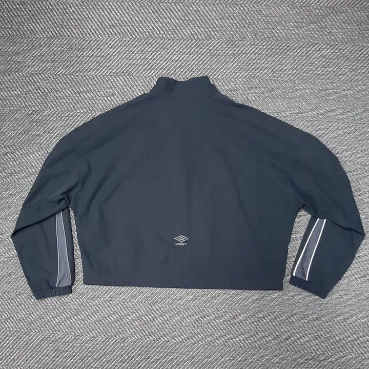 [BUNJANG] Umbro Mesh Crop Anorak Black / 엄브로 메쉬 크롭 아노락 블랙 UO222SWT55
