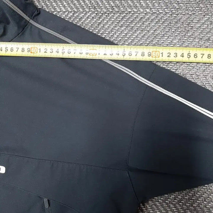 [BUNJANG] Umbro Mesh Crop Anorak Black / 엄브로 메쉬 크롭 아노락 블랙 UO222SWT55
