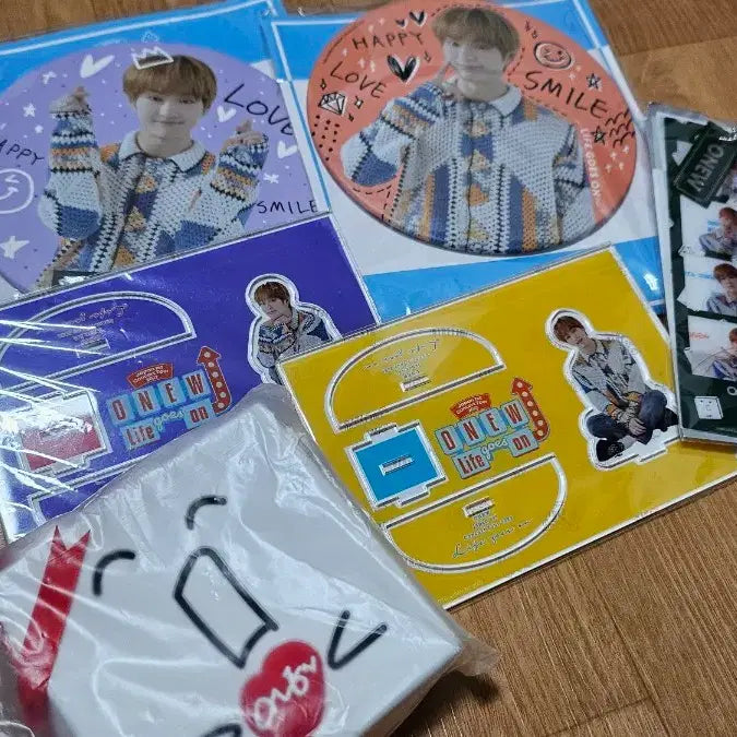 [BUNJANG] Onew "Ongoingo" Album &amp; Concert Goods Bundle Set / 온유 라고온 앨범 &amp; 콘서트 굿즈 일괄