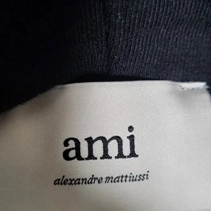 [SOLD OUT] [정품] ami 아미 후드티 급처 아직 안 팔림