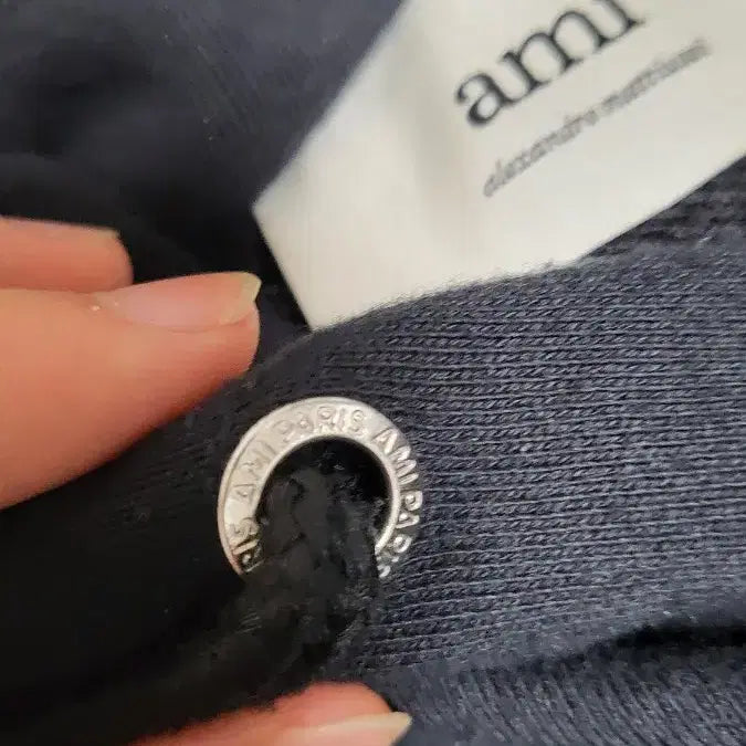 [SOLD OUT] [정품] ami 아미 후드티 급처 아직 안 팔림