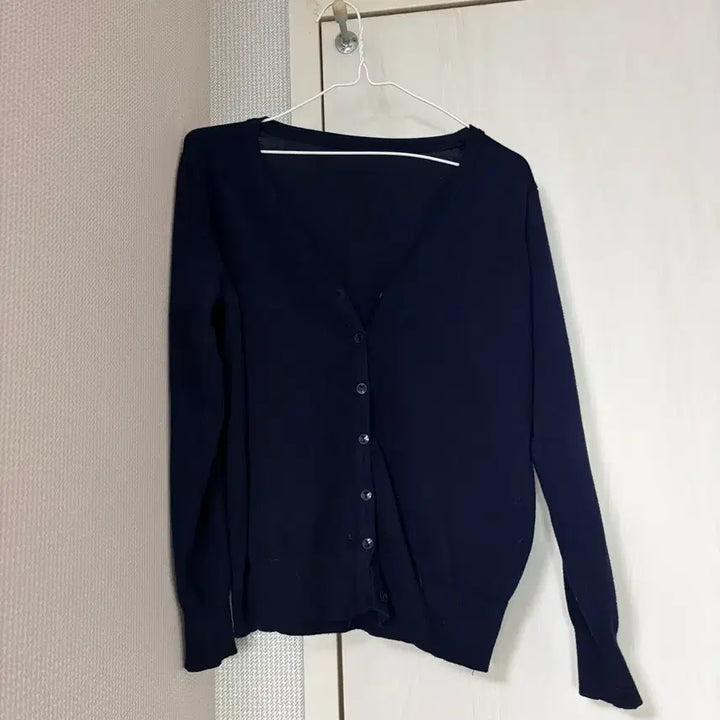 [BUNJANG] Navy V-neck Semi-Crop Cardigan / 세미크롭 네이비 브이넥 가디건 m