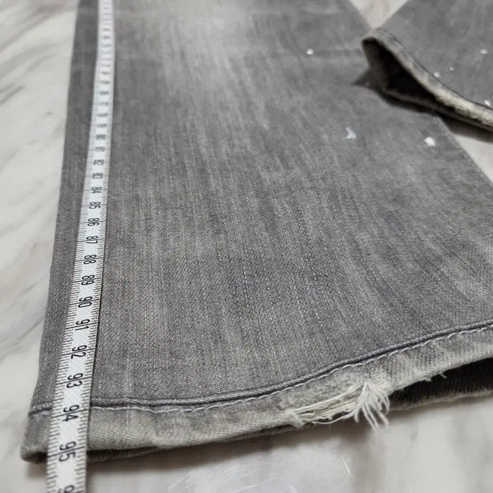 [BUNJANG] Dsquared2 Gray Painting Slim Denim Pants / 디스퀘어드 그레이 페인팅 슬림 데님팬츠