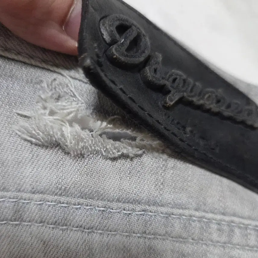 [BUNJANG] Dsquared2 Gray Painting Slim Denim Pants / 디스퀘어드 그레이 페인팅 슬림 데님팬츠