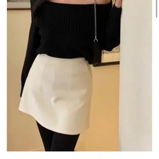 [BUNJANG] Black Off-Shoulder Knit Top / 블랙 오프숄더 니트