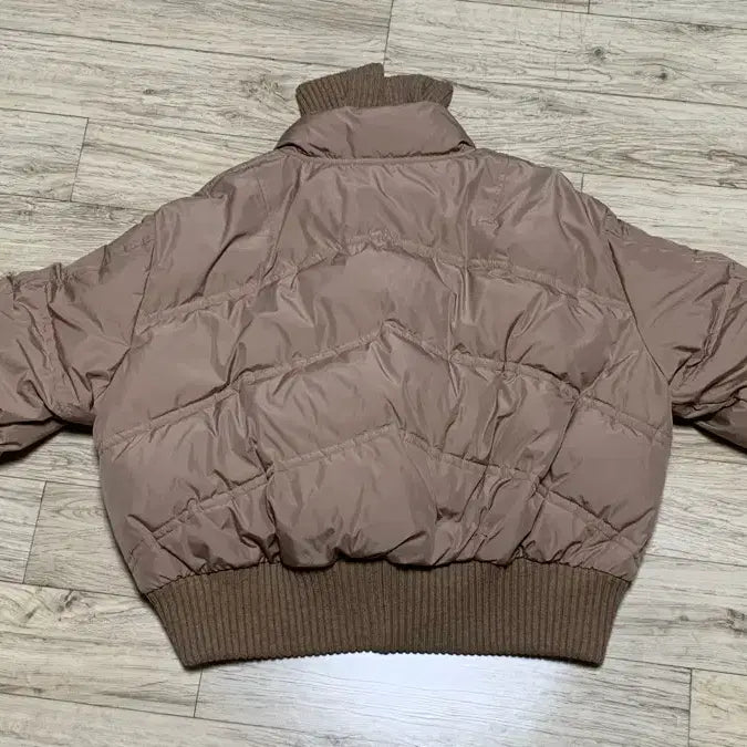 [BUNJANG] Beige High-Neck Knit & Short Down Padded Jumper / 베이지 니트하이넥,카라 숏다운패딩 점퍼