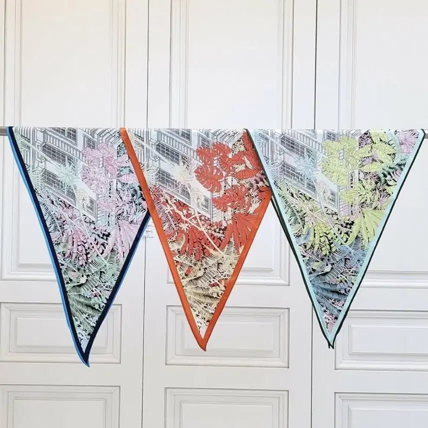 [BUNJANG] Blue Leaf Rhombus Scarf / 블루 나뭇잎 마름모스카프