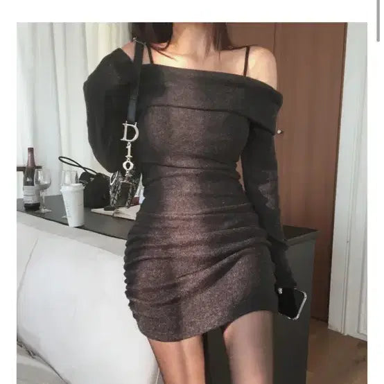 [BUNJANG] Off-Shoulder Mini Dress / 정가3.6/ 셔링오프숄더원피스