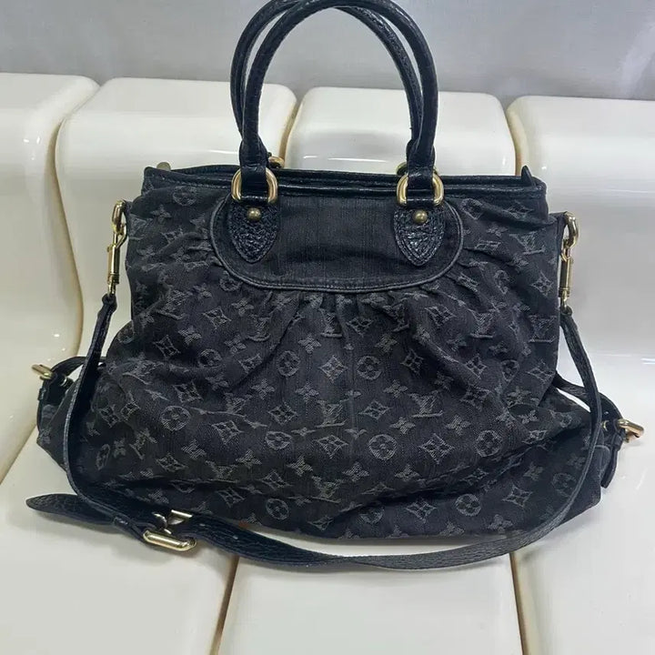 [BUNJANG] Louis Vuitton Denim Neo Cabby MM Black Handbag / [A 정품] 루이비통 데님 네오 캐비 mm 블랙