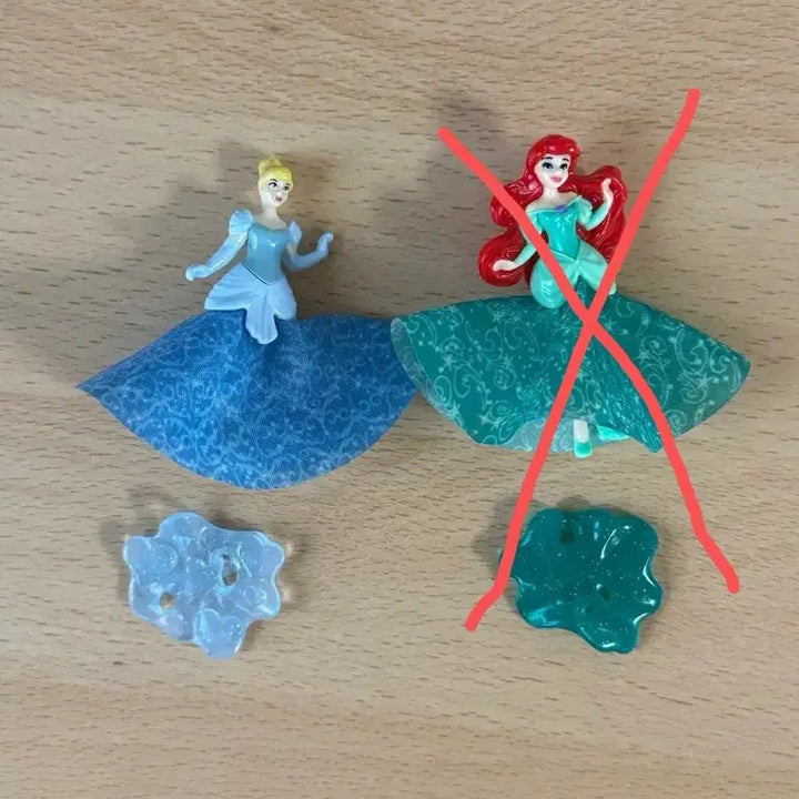 [BUNJANG] Kinder Joy Cinderella Figure / 킨더조이 신데렐라 피규어 디즈니