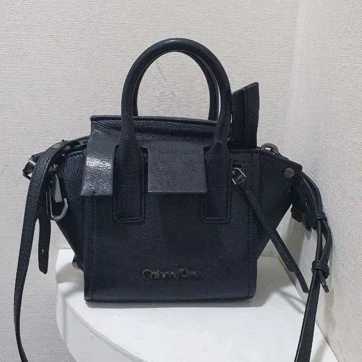 [BUNJANG] Calvin Klein Mini Tote Bag / 캘빈클라인 블랙 미니 토트백