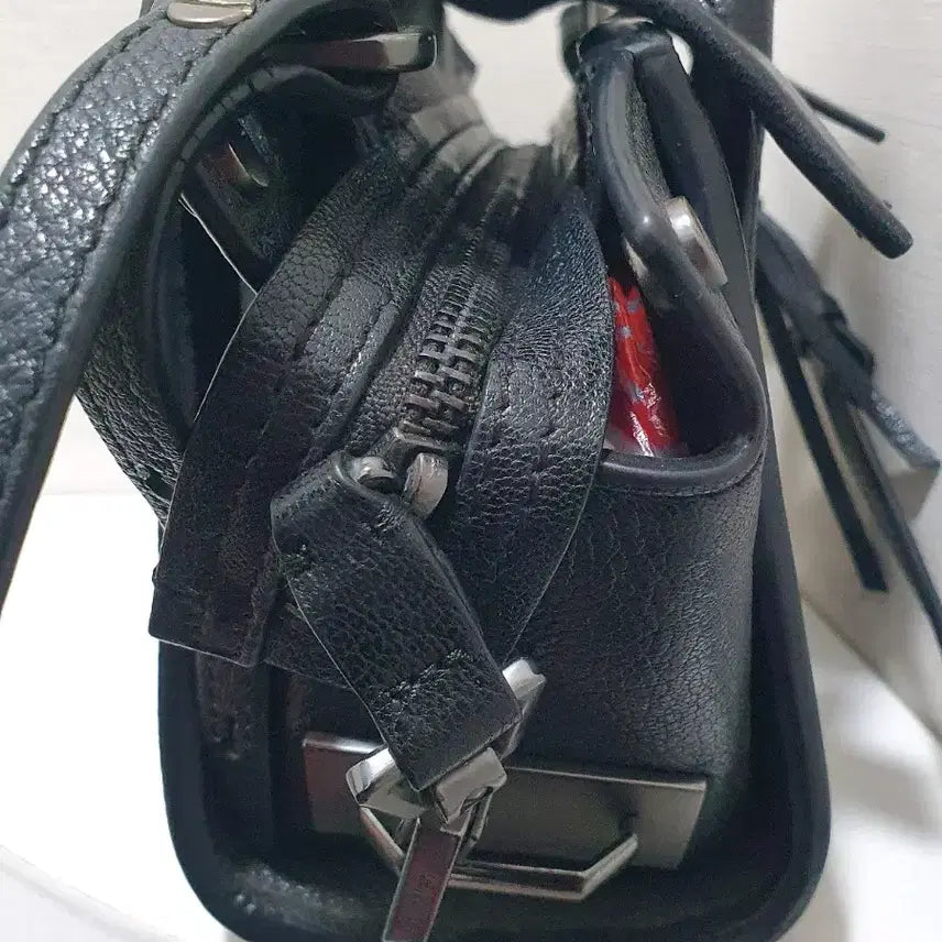 [BUNJANG] Calvin Klein Mini Tote Bag / 캘빈클라인 블랙 미니 토트백