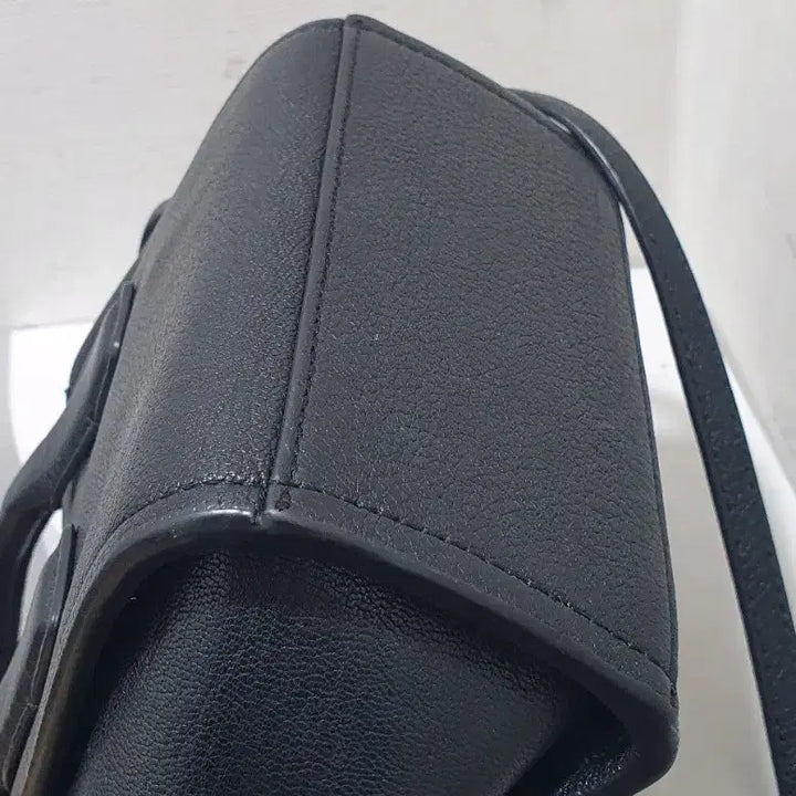 [BUNJANG] Calvin Klein Mini Tote Bag / 캘빈클라인 블랙 미니 토트백