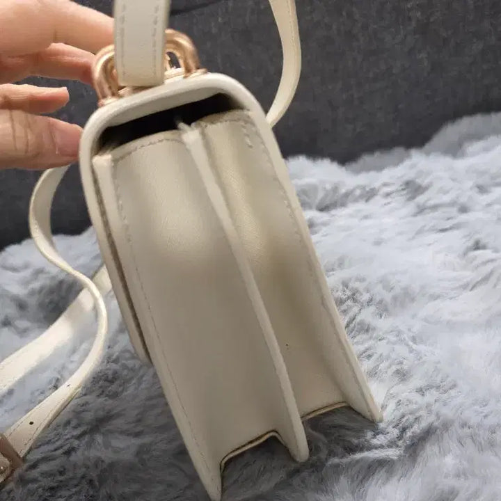 [BUNJANG] Calin Hudson Mini Leather Handbag / 칼린 가죽 허드슨 미니백