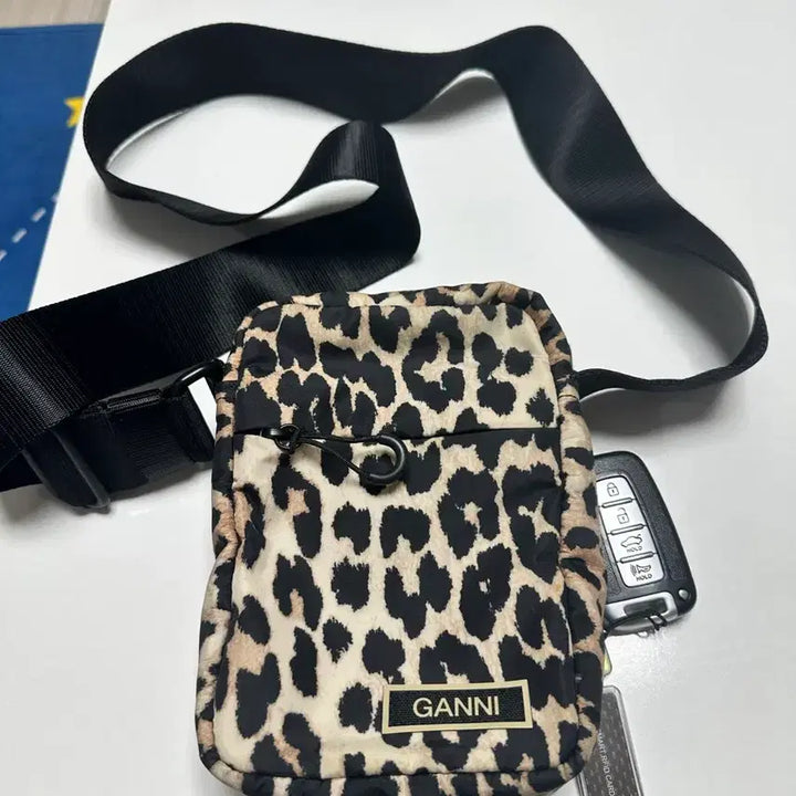 [BUNJANG] Ganni Leopard Mini Crossbody Bag / 가니 레오파드 미니 크로스백