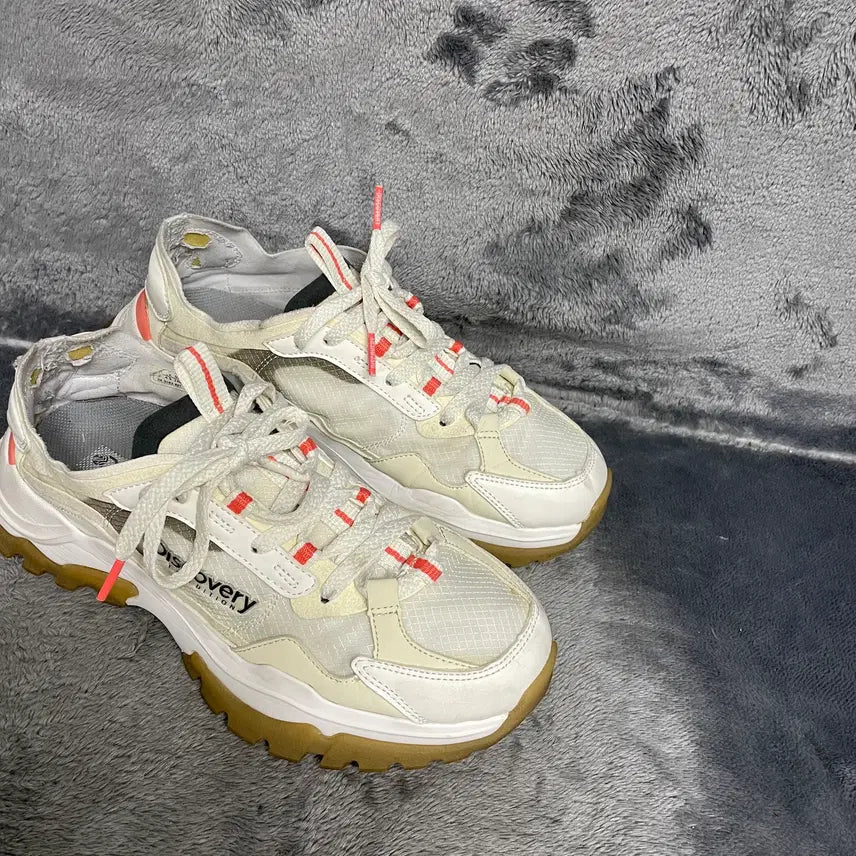 [BUNJANG] Discovery Sneakers Size 240 / 디스커버리 운동화 240
