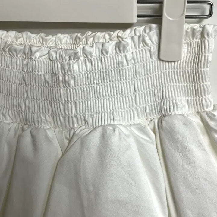 [BUNJANG] PR Practical &amp; Realistic White Puff Ball Skirt / PR 프랙티컬앤리얼리스틱 피알룸 화이트 퍼프 볼 스커트