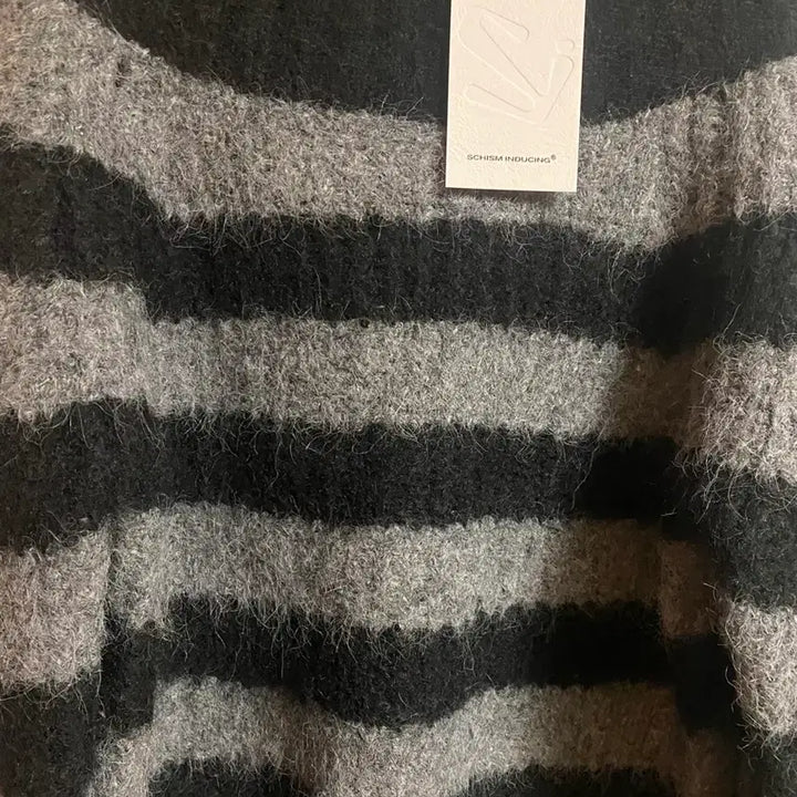 [BUNJANG] Skizminducing Convertible Shoulder Sweater Knit / [새 상품] 스키즘인듀싱 컨버터블 숄더 스웨터 니트