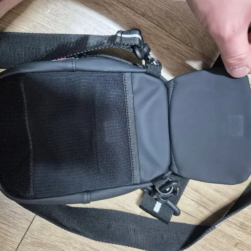 [BUNJANG] BAGLASH Crossbody Bag / BAGLASH 백래쉬 크로스백