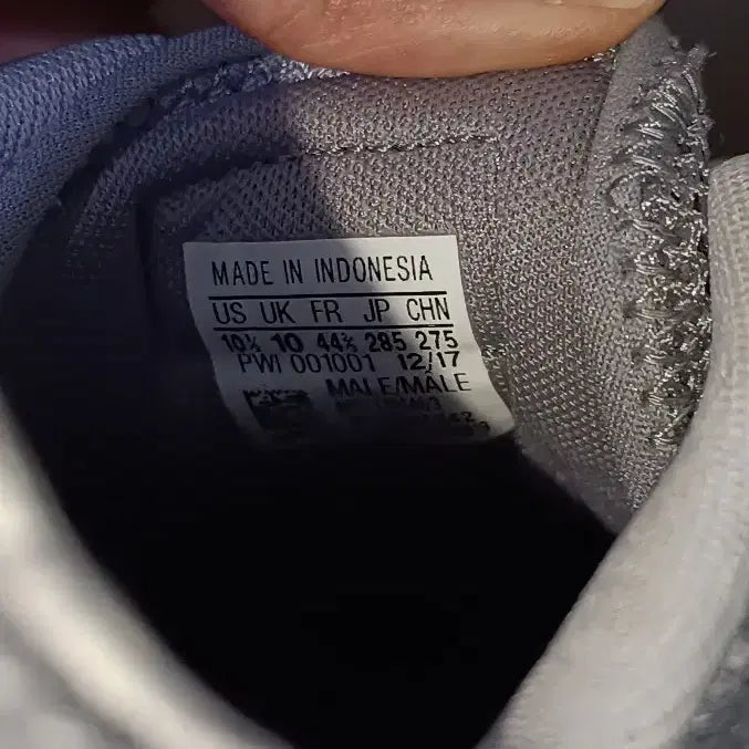 [BUNJANG] Adidas Sneakers 285 / 운동화285.아디다스