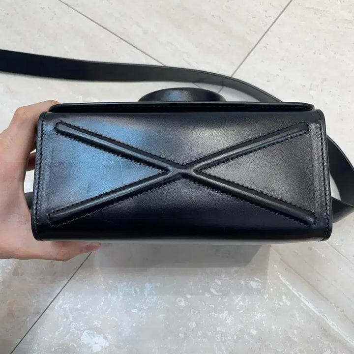 [BUNJANG] Lemaire Camera Bag Black / 르메르 카메라백 블랙 (미니 아님)