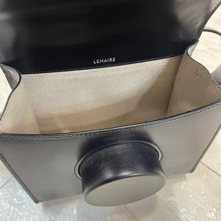 [BUNJANG] Lemaire Camera Bag Black / 르메르 카메라백 블랙 (미니 아님)