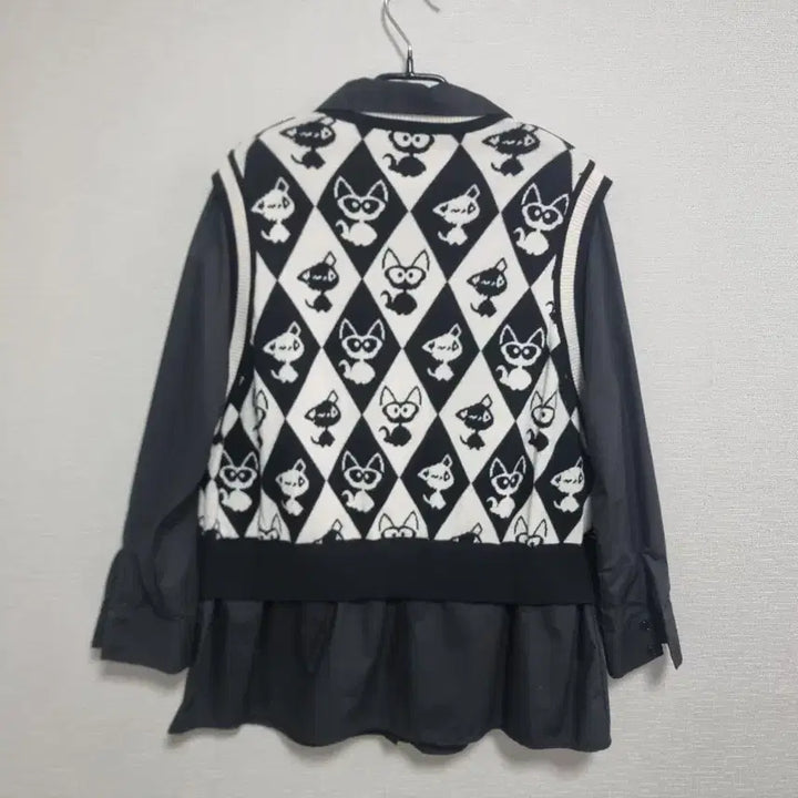 [BUNJANG] Cat Argyle Knit Vest & Black Shirt Set / 고양이 아가일 니트 조끼 블랙 셔츠 세트