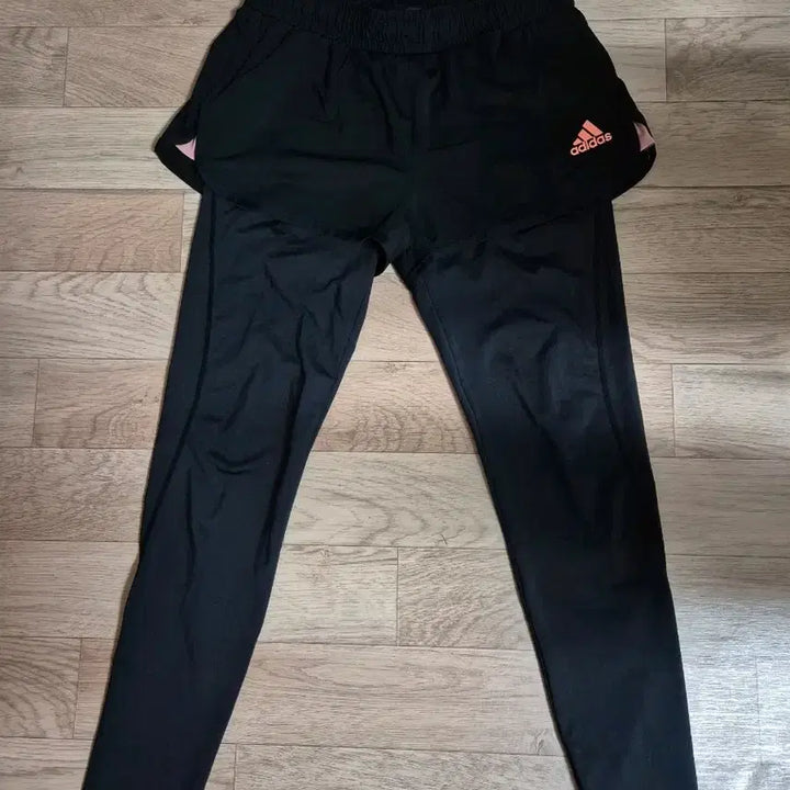 [SOLD OUT] 아디다스 여성용 레깅스반바지