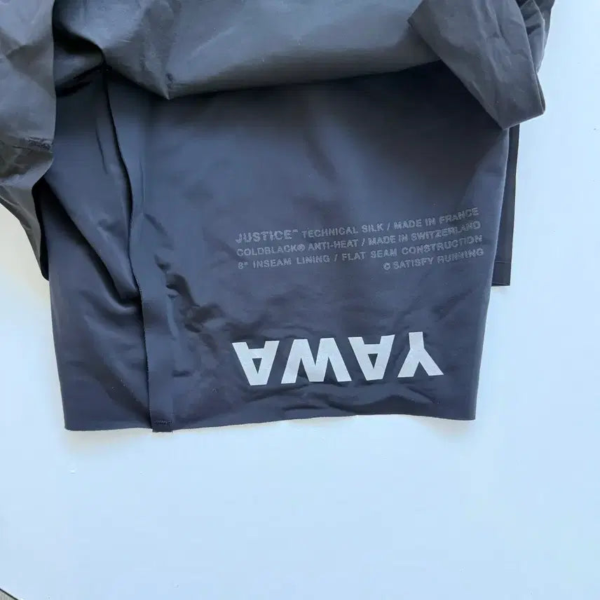 [BUNJANG] Satisfy Techsilk 8-inch Shorts L / 새티스파이 Satisfy 테크실크 8인치 L