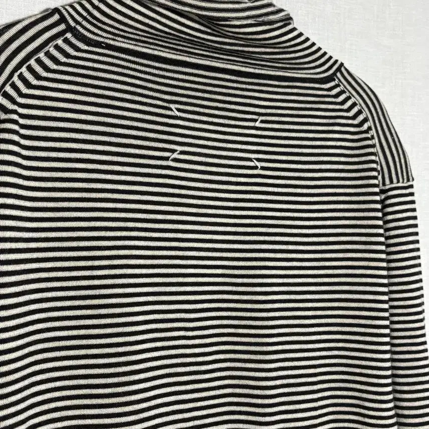[BUNJANG] Maison Margiela Stripe High-Neck Knit / (W)[M] 메종 마르지엘라 스트라이프 하이넥 니트