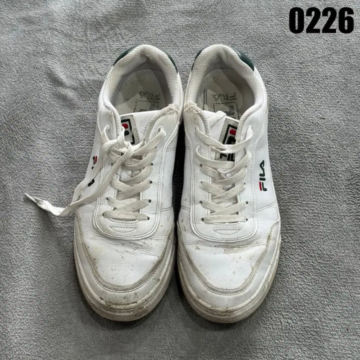 [BUNJANG] Fila White Sneakers / 휠라 FILA 흰색 운동화