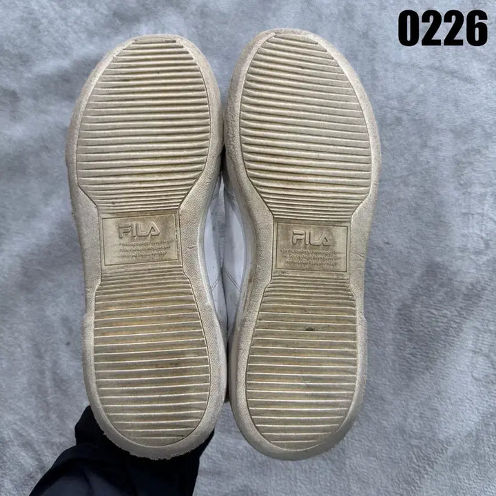 [BUNJANG] Fila White Sneakers / 휠라 FILA 흰색 운동화