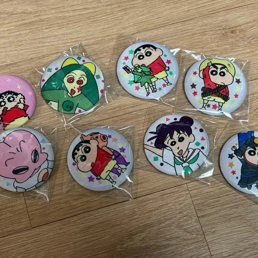 [BUNJANG] Crayon Shin-chan Movie Badge Bundle Set / 짱구 극장판 뱃지 미개봉 일괄