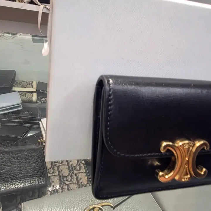 [BUNJANG] Celine Triomphe Flap Card Wallet / 셀린느 트리오페 플랩 카드지갑 블랙 지갑