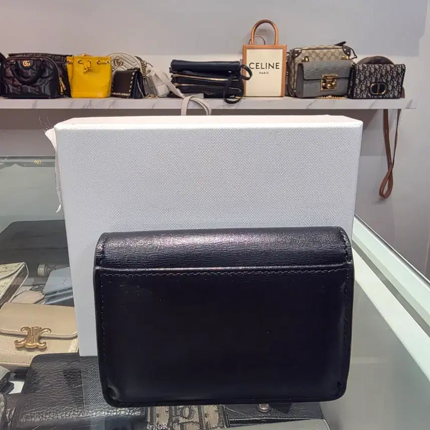 [BUNJANG] Celine Triomphe Flap Card Wallet / 셀린느 트리오페 플랩 카드지갑 블랙 지갑